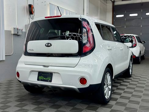 Used 2018 Kia Soul + image 4