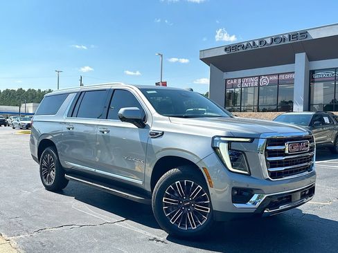 Used 2025 GMC Yukon XL Elevation RWD image 1