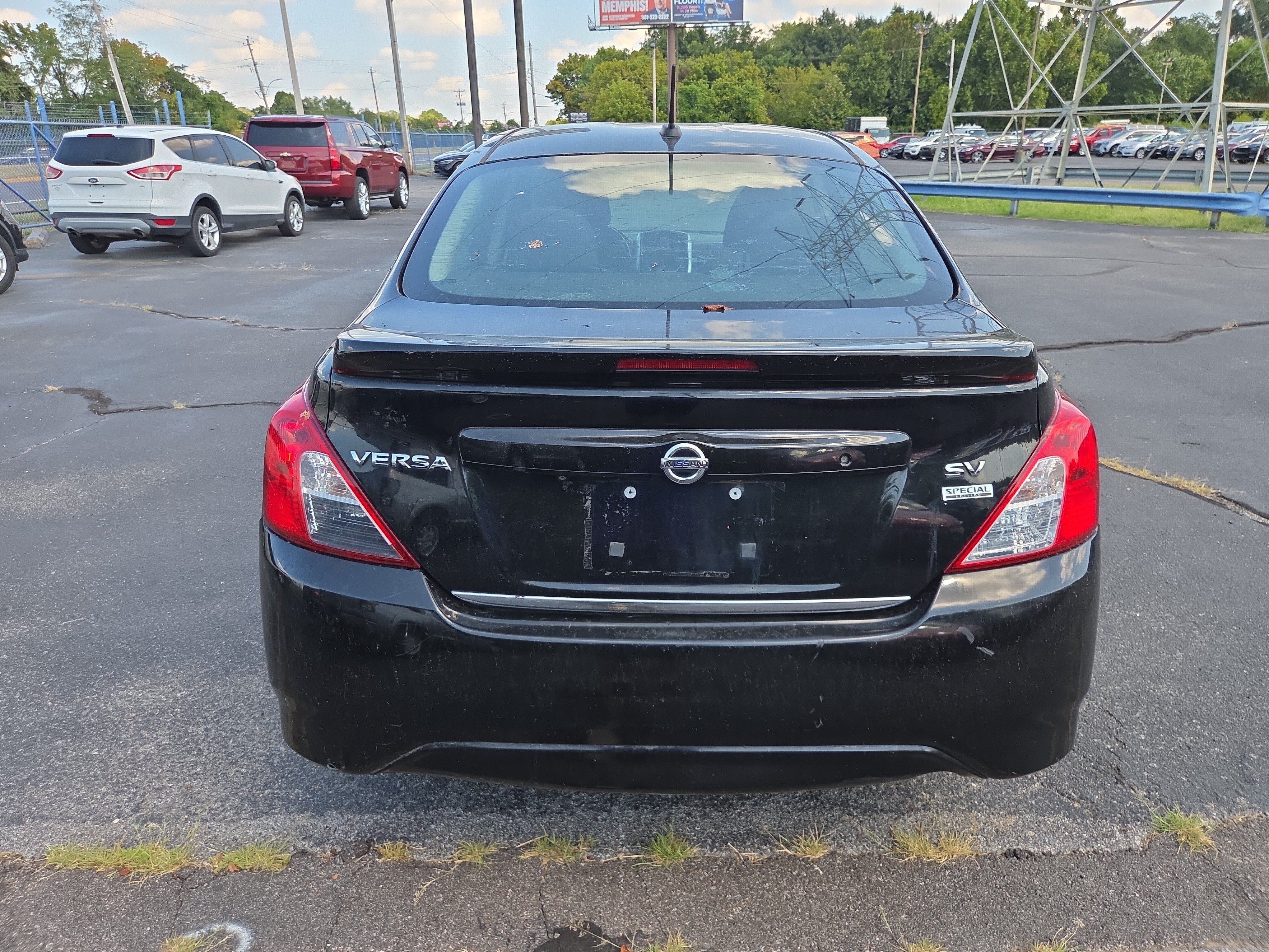 Used 2017 Nissan Versa SV w/ SV Special Edition Package FWD image 4