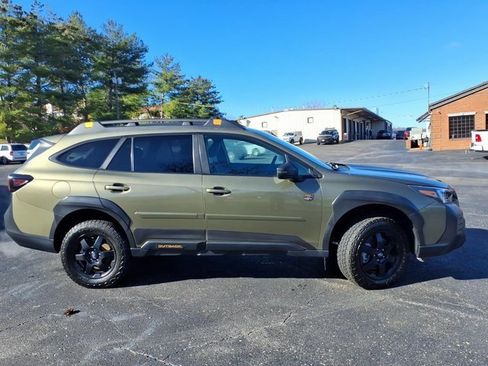 Used 2022 Subaru Outback Wilderness image 2