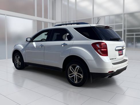 Used 2017 Chevrolet Equinox Premier w/ Enhanced Convenience Package AWD/4WD image 4