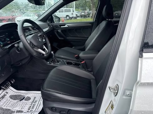 Used 2022 Volkswagen Tiguan SE R-Line FWD image 9