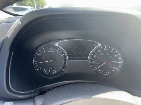 Used 2020 Nissan Pathfinder SL FWD image 6