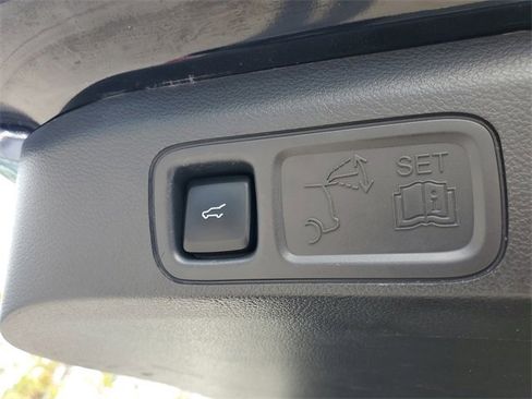 Used 2024 Ford Expedition Max Limited image 9