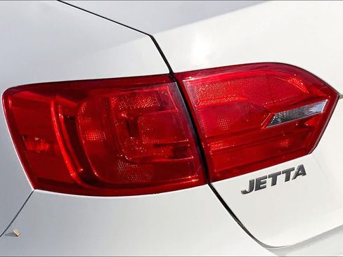 Used 2011 Volkswagen Jetta Sedan FWD image 28