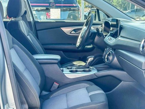 Used 2025 Chevrolet Blazer LT FWD image 17
