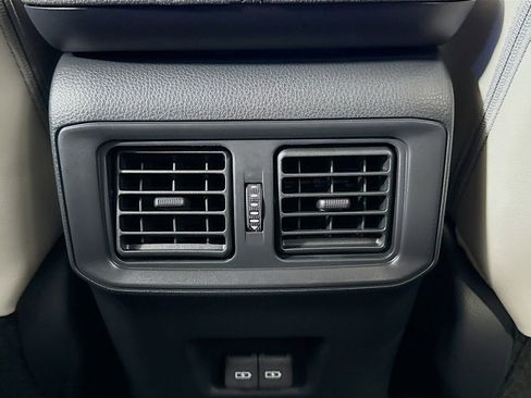 Used 2024 Toyota RAV4 Limited image 27