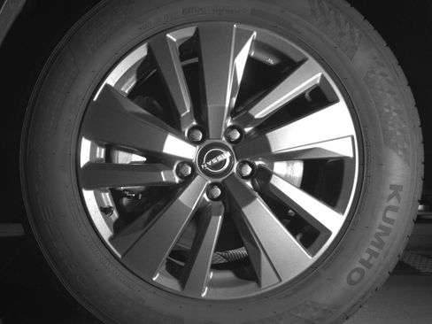 Used 2025 Nissan Pathfinder SV image 12