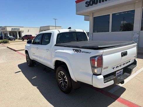 Used 2020 Toyota Tacoma TRD Sport RWD image 7