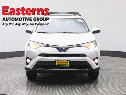 Used 2018 Toyota RAV4 XLE w/ Convenience Package image 2