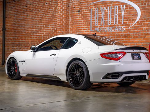 Used 2015 Maserati GranTurismo MC image 2