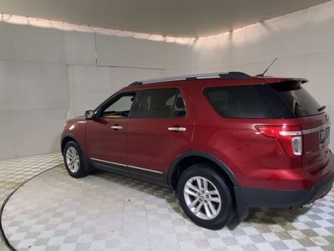 Used 2014 Ford Explorer XLT w/ Equipment Group 202A image 9