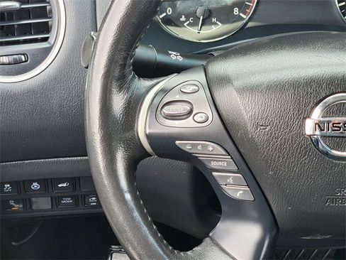 Used 2020 Nissan Pathfinder SL image 27