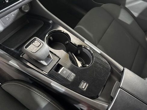 Used 2024 Nissan Rogue S FWD image 20