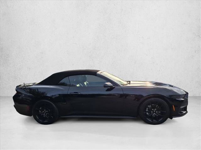 Used 2025 Ford Mustang Premium RWD image 4