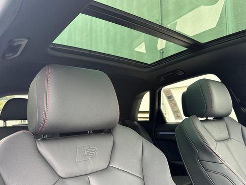 Certified 2025 Audi Q3 2.0T Premium Plus w/ Premium Plus Package image 17