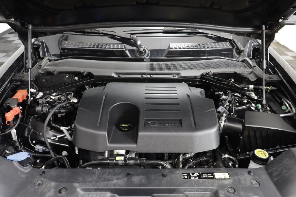 Certified 2026 Land Rover Defender 110 X-Dynamic SE AWD/4WD image 24