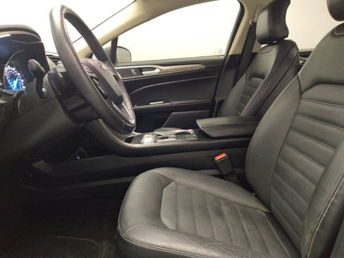 Used 2018 Ford Fusion SE FWD image 17