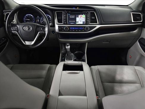 Used 2015 Toyota Highlander Limited image 12