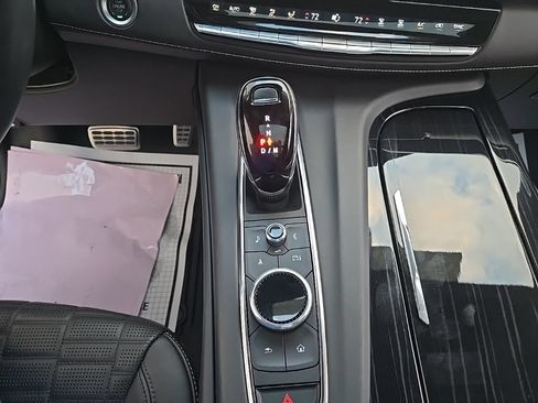 Certified 2024 Cadillac Escalade V w/ LPO, ONYX Package AWD/4WD image 31