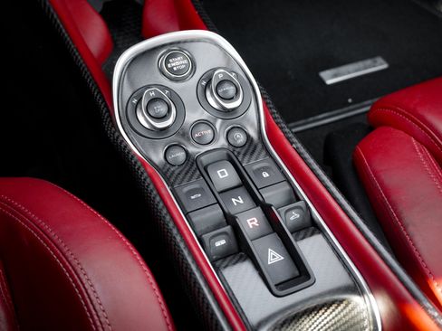 Used 2018 McLaren 570S Spider RWD image 25