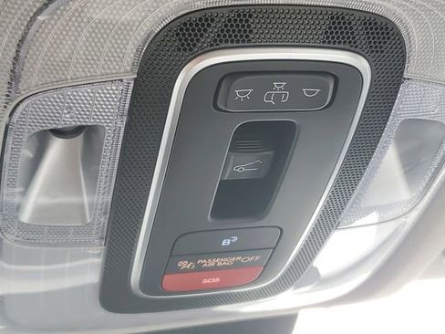 Used 2025 Hyundai Kona Limited image 32