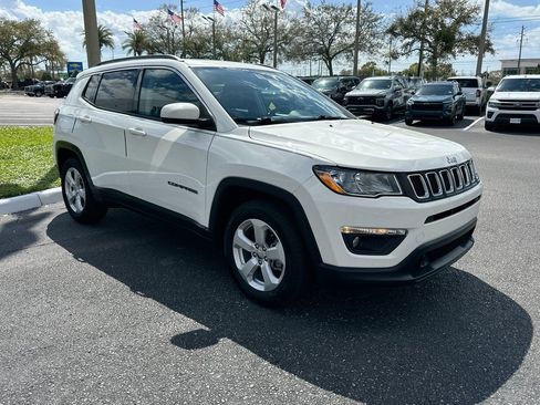 Used 2021 Jeep Compass Latitude w/ Sun and Sound Group image 4