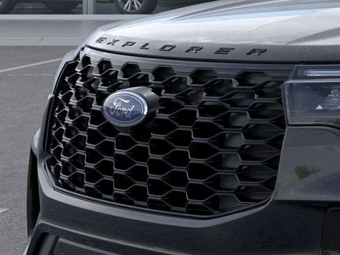 New 2026 Ford Explorer ST-Line w/ ST-Line Street Pack image 18
