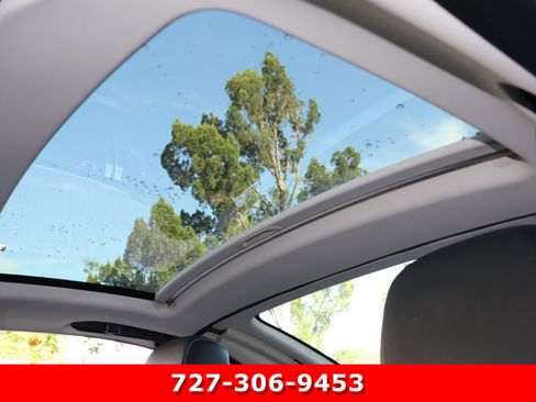 Used 2017 Mercedes-Benz SL 550 image 5
