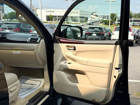 Used 2013 Lexus LX 570 4WD image 40