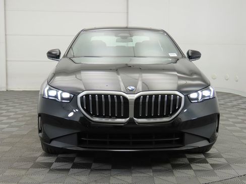 Certified 2025 BMW 530i image 2
