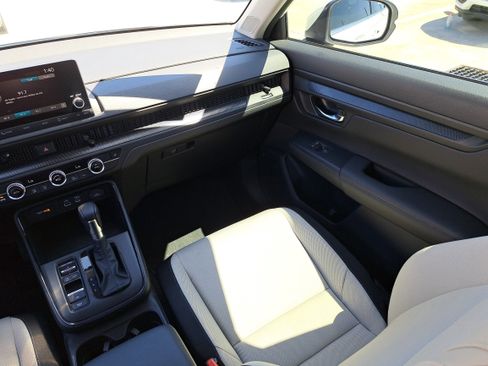 Used 2024 Honda CR-V EX image 16