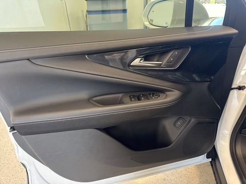 New 2025 Chevrolet Blazer EV LT image 15