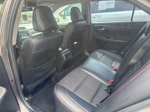 Used 2015 Toyota Camry SE FWD image 9
