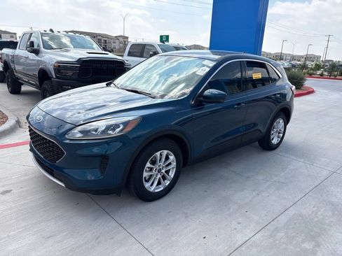 Used 2020 Ford Escape SE FWD image 1
