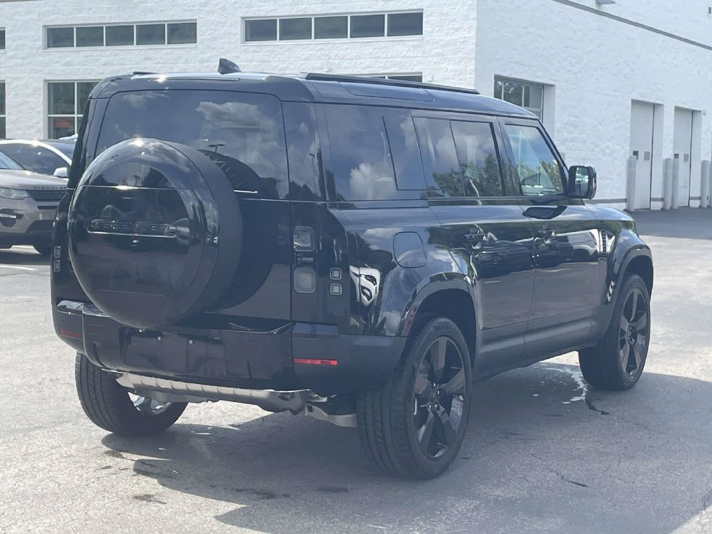 New 2026 Land Rover Defender 110 S AWD/4WD image 7
