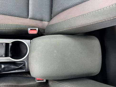 Used 2019 Toyota Corolla LE w/ Carpet Mat Package (TMS) FWD image 30