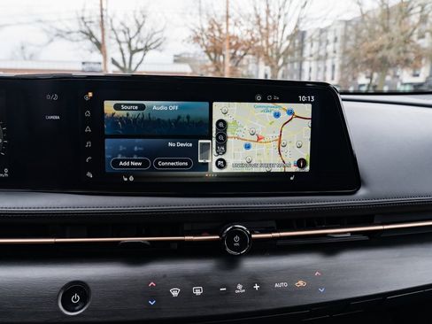 Used 2024 Nissan Ariya AWD image 13