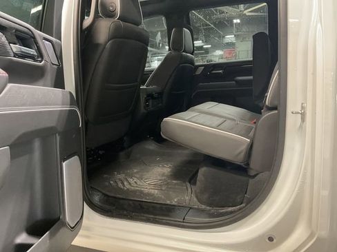 Used 2025 GMC Sierra 2500 AT4X w/ AT4X AEV Edition image 8