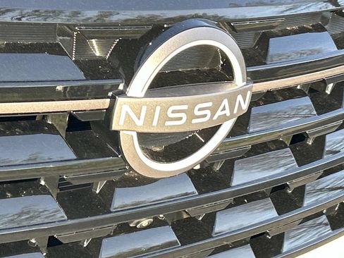 New 2026 Nissan Pathfinder Platinum AWD/4WD image 11