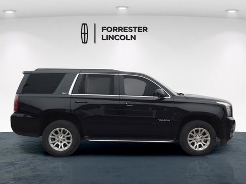 Used 2017 GMC Yukon SLT w/ Open Road Package AWD/4WD image 2