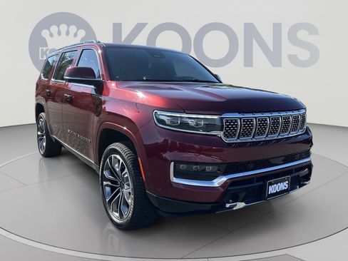 Used 2022 Jeep Grand Wagoneer Series III w/ Rear Seat Video Group 1 AWD/4WD image 2