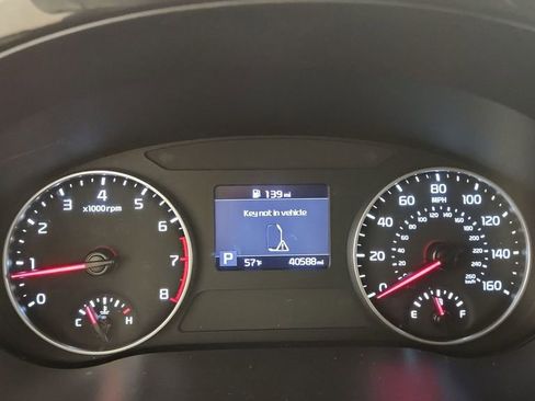 Used 2023 Kia Seltos EX image 10