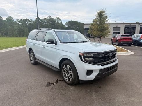 Used 2025 Ford Expedition Active AWD/4WD image 29