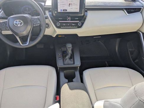 Used 2026 Toyota Corolla Cross LE FWD image 17
