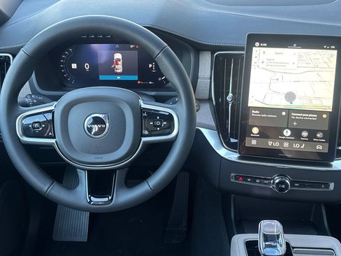 New 2026 Volvo XC90 B6 Core image 15