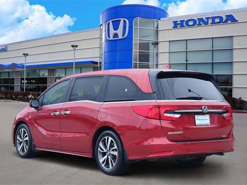 Certified 2022 Honda Odyssey Touring image 4