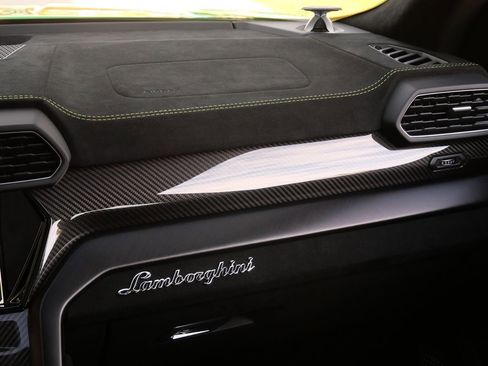 Used 2024 Lamborghini Urus Performante image 32