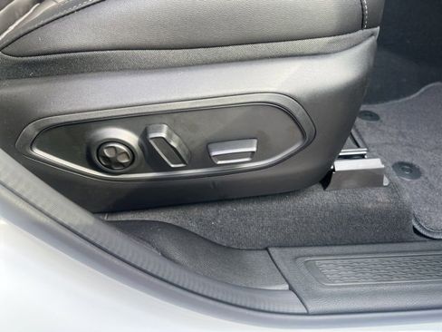 New 2025 Jeep Grand Cherokee L Limited w/ Black Appearance Package image 16