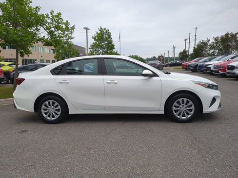 Used 2024 Kia Forte LX FWD image 4